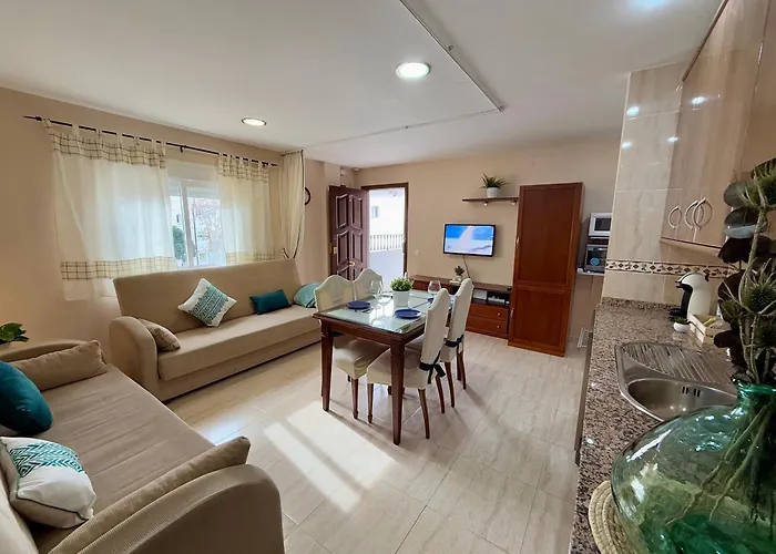 Charming Carihuela, Location *