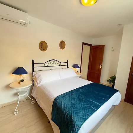 Charming Carihuela, Location トレモリノス