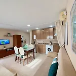 Charming Carihuela, Location